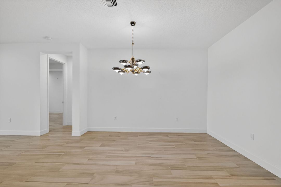 待售: $689,900 (3 贝兹, 2 浴室, 2167 平方英尺)