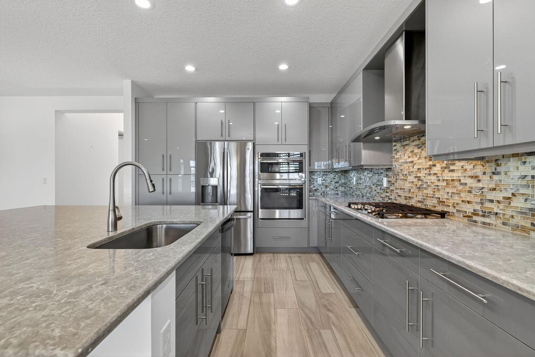 待售: $689,900 (3 贝兹, 2 浴室, 2167 平方英尺)