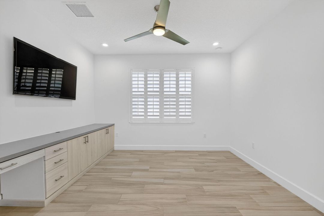 待售: $689,900 (3 贝兹, 2 浴室, 2167 平方英尺)