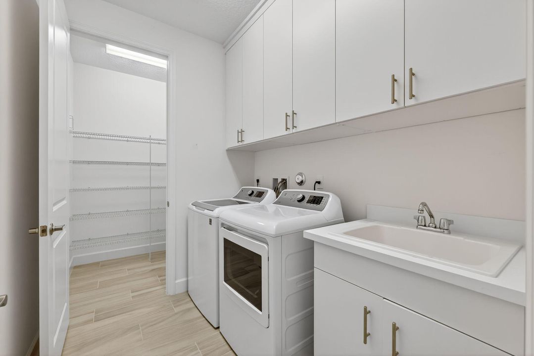 待售: $689,900 (3 贝兹, 2 浴室, 2167 平方英尺)