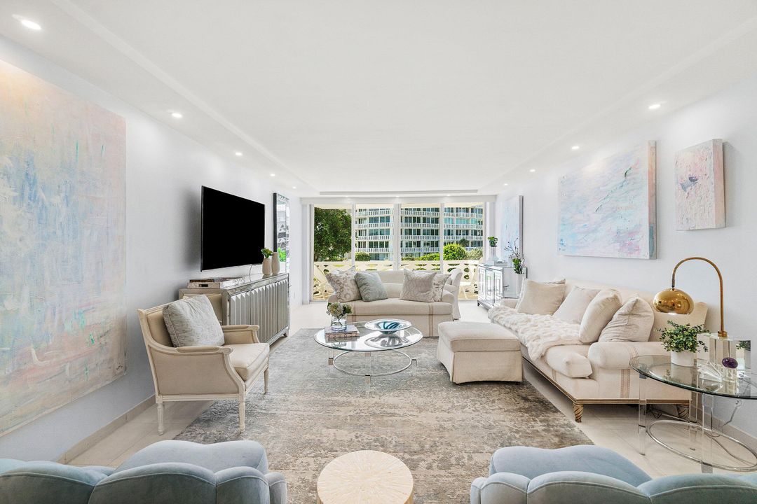 For Sale: $3,195,000 (2 beds, 2 baths, 1391 Square Feet)