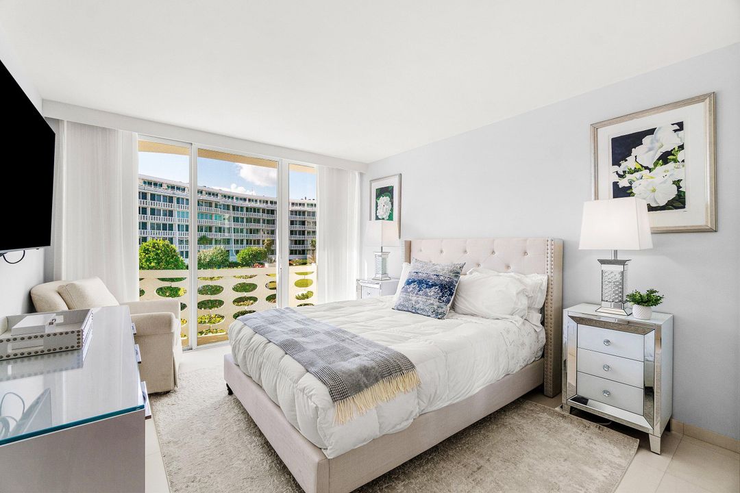 For Sale: $3,195,000 (2 beds, 2 baths, 1391 Square Feet)
