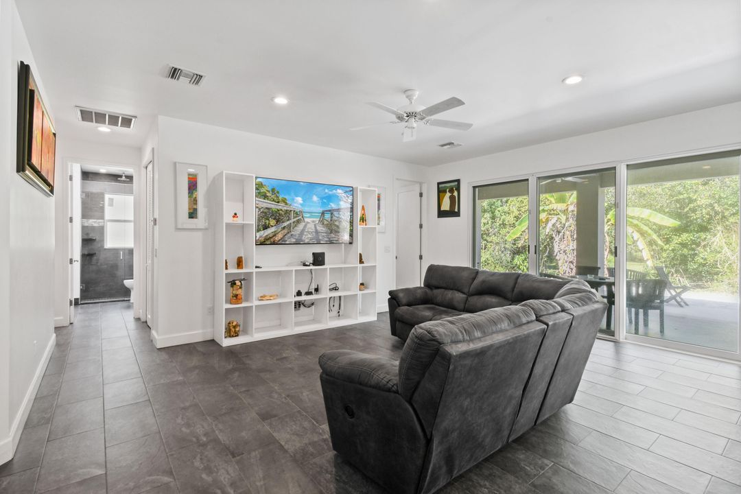 For Sale: $1,200,000 (3 beds, 2 baths, 1532 Square Feet)