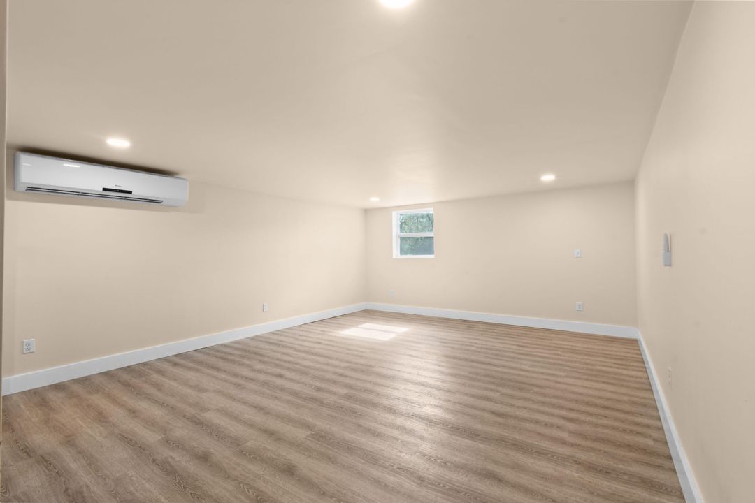 For Sale: $1,200,000 (3 beds, 2 baths, 1532 Square Feet)