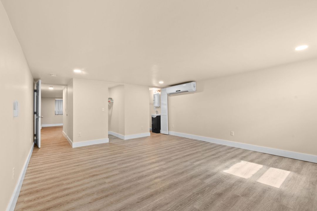 For Sale: $1,200,000 (3 beds, 2 baths, 1532 Square Feet)