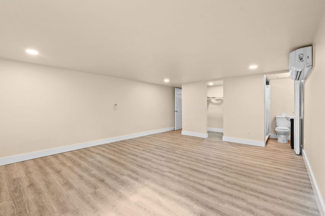 For Sale: $1,200,000 (3 beds, 2 baths, 1532 Square Feet)