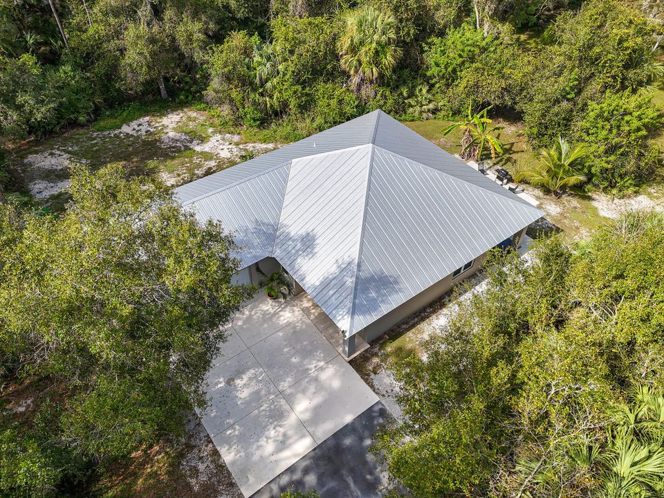 For Sale: $1,200,000 (3 beds, 2 baths, 1532 Square Feet)