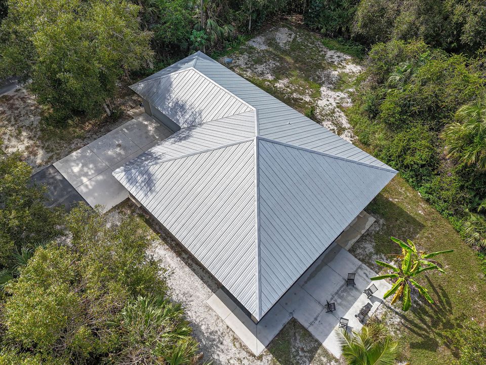 For Sale: $1,200,000 (3 beds, 2 baths, 1532 Square Feet)