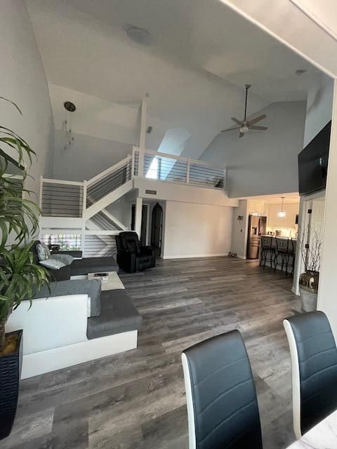 出租: $4,000 (2 贝兹, 2 浴室, 1346 平方英尺)