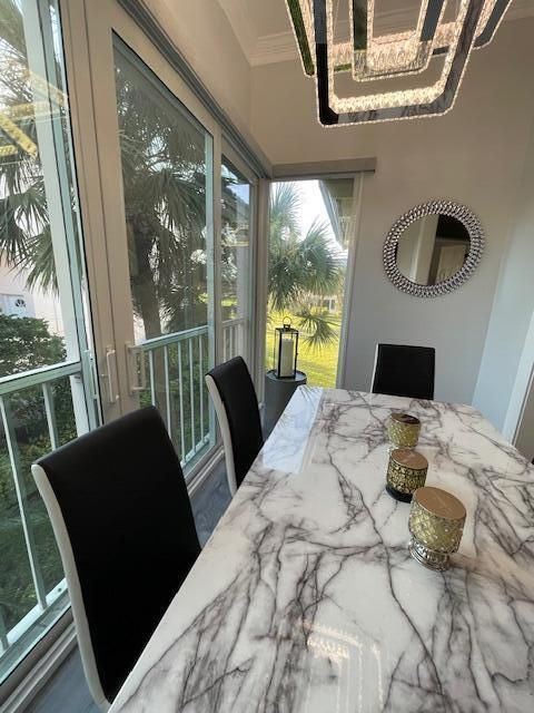 出租: $4,000 (2 贝兹, 2 浴室, 1346 平方英尺)