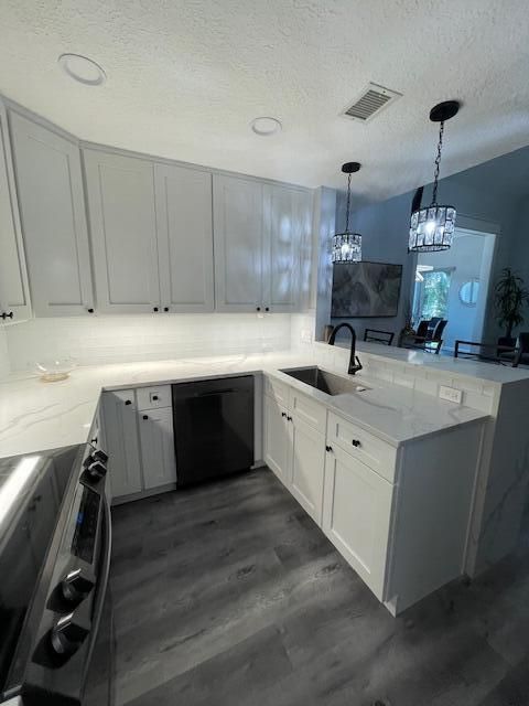 出租: $4,000 (2 贝兹, 2 浴室, 1346 平方英尺)