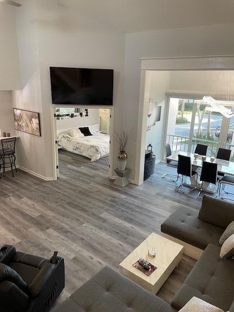 出租: $4,000 (2 贝兹, 2 浴室, 1346 平方英尺)