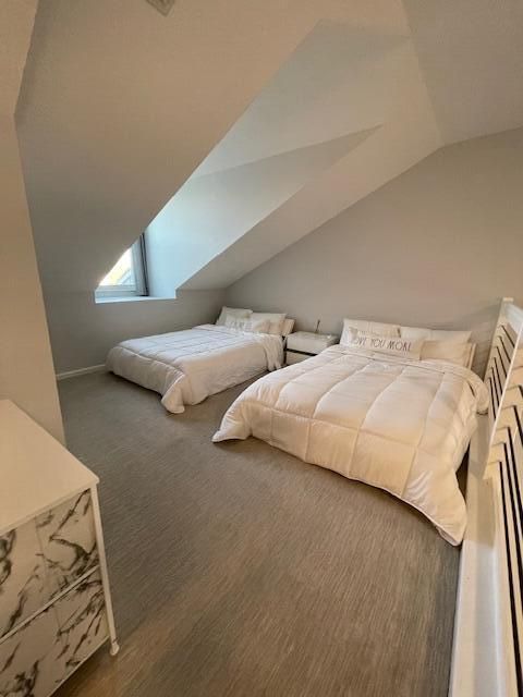 出租: $4,000 (2 贝兹, 2 浴室, 1346 平方英尺)