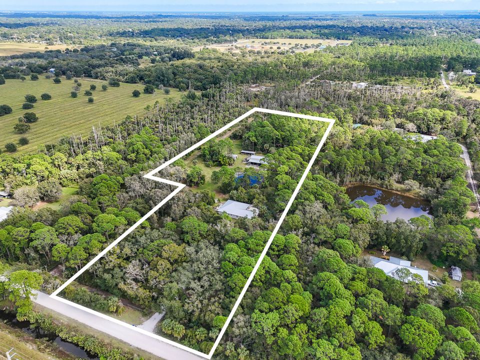 For Sale: $1,200,000 (3 beds, 2 baths, 1532 Square Feet)