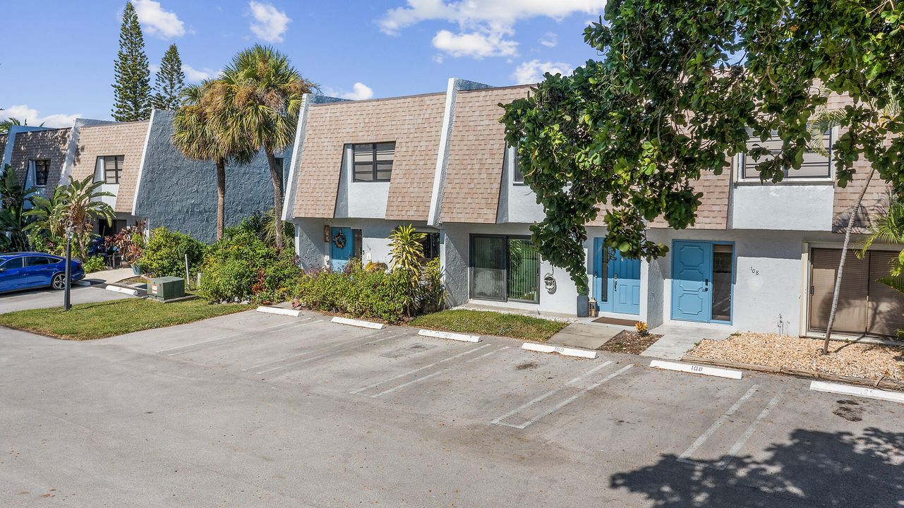 待售: $322,500 (2 贝兹, 2 浴室, 1558 平方英尺)