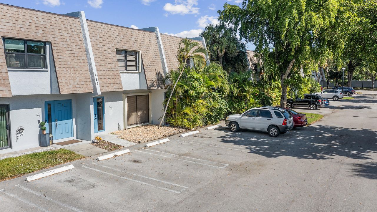 待售: $322,500 (2 贝兹, 2 浴室, 1558 平方英尺)