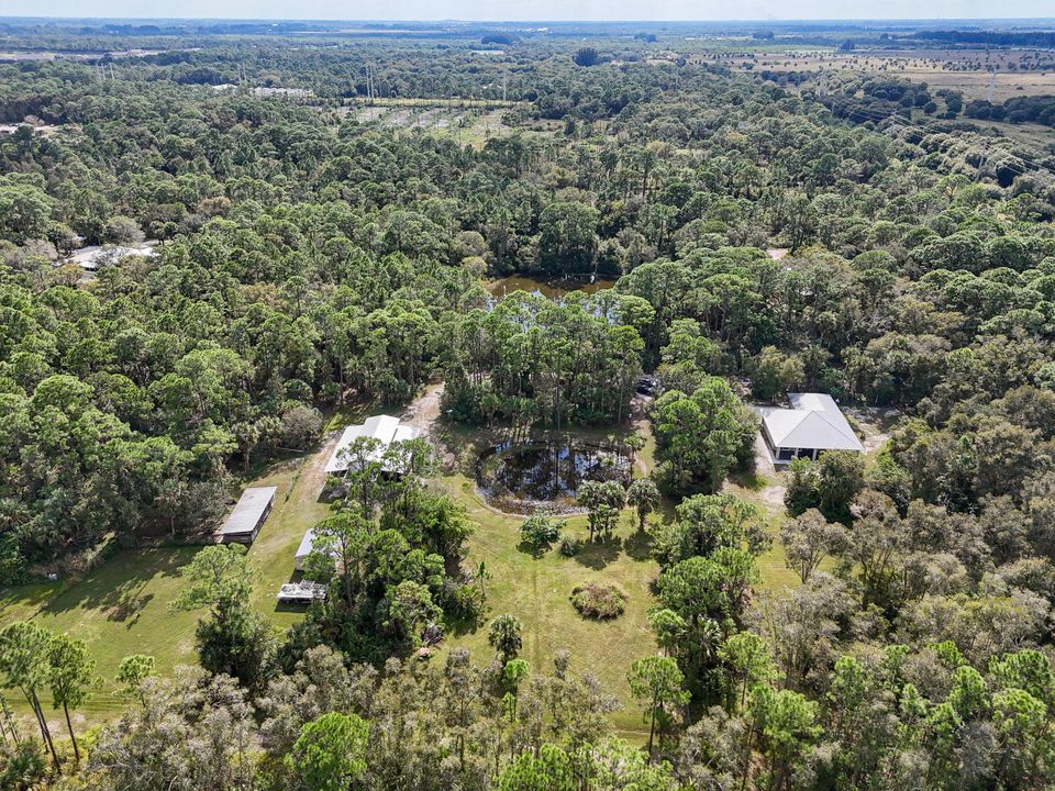 For Sale: $1,200,000 (3 beds, 2 baths, 1532 Square Feet)
