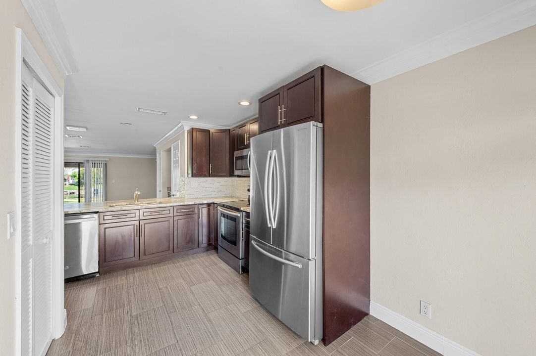 待售: $322,500 (2 贝兹, 2 浴室, 1558 平方英尺)