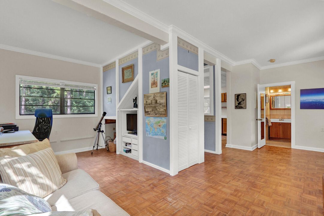 待售: $699,000 (2 贝兹, 1 浴室, 1120 平方英尺)