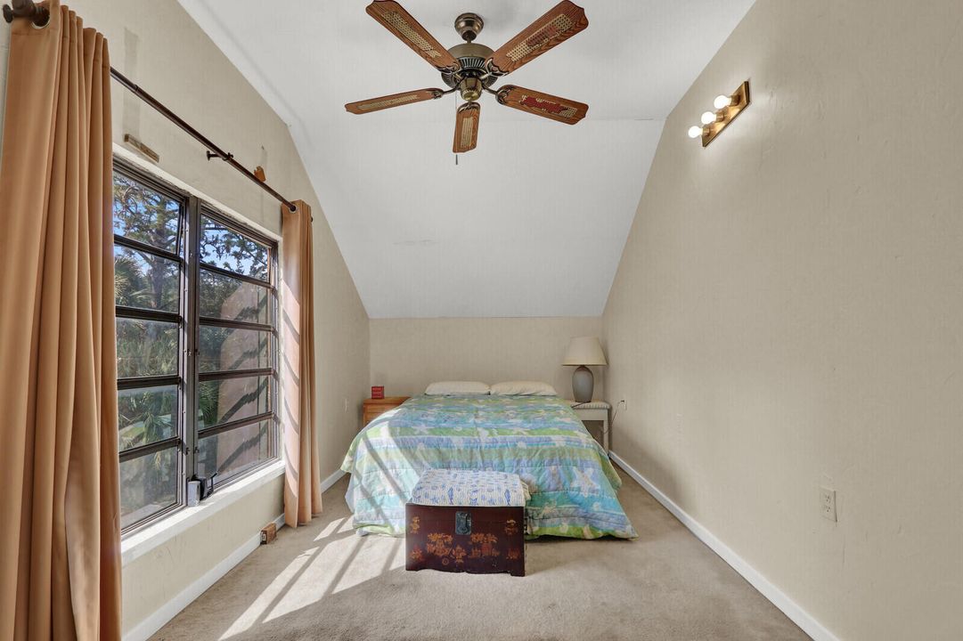 待售: $699,000 (2 贝兹, 1 浴室, 1120 平方英尺)