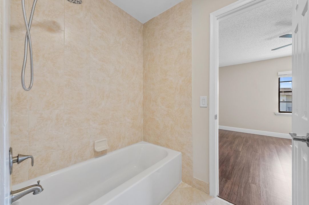 待售: $322,500 (2 贝兹, 2 浴室, 1558 平方英尺)