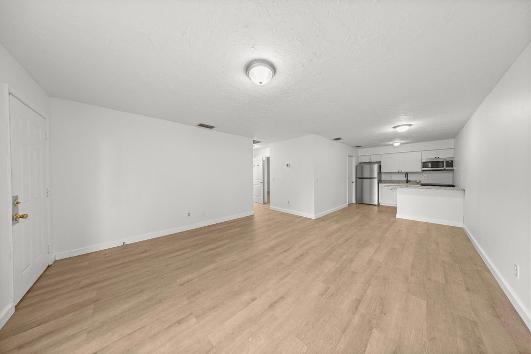 В аренду: $1,350 (2 спален, 1 ванн, 870 Квадратных фут)