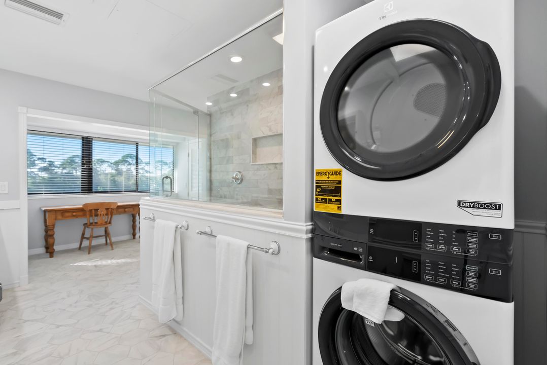 For Sale: $475,000 (3 beds, 2 baths, 2015 Square Feet)