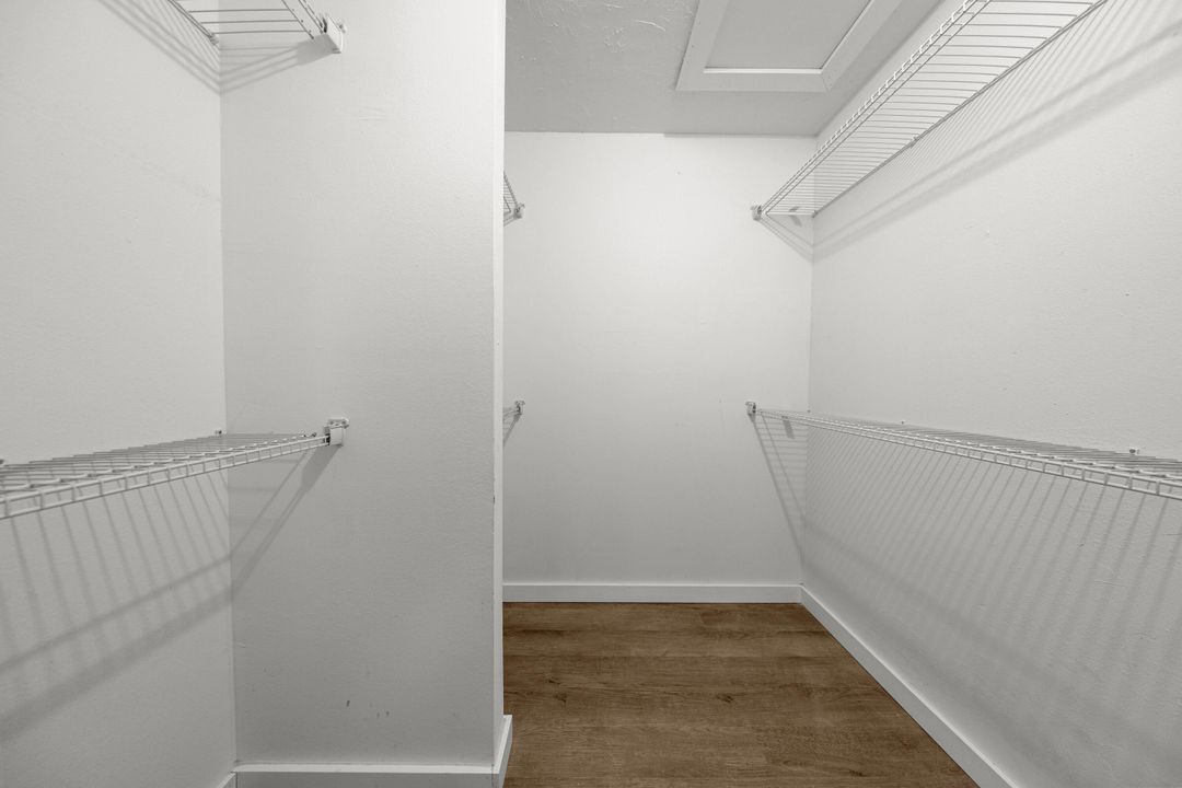 В аренду: $1,350 (2 спален, 1 ванн, 870 Квадратных фут)