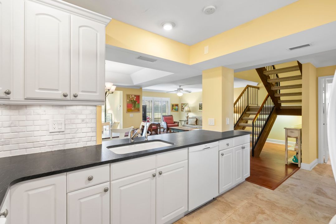 For Sale: $475,000 (3 beds, 2 baths, 2015 Square Feet)