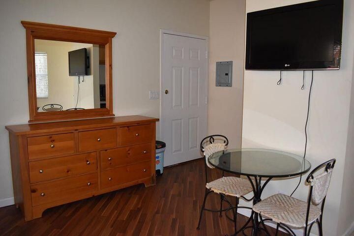 For Sale: $249,900 (2 beds, 2 baths, 1312 Square Feet)