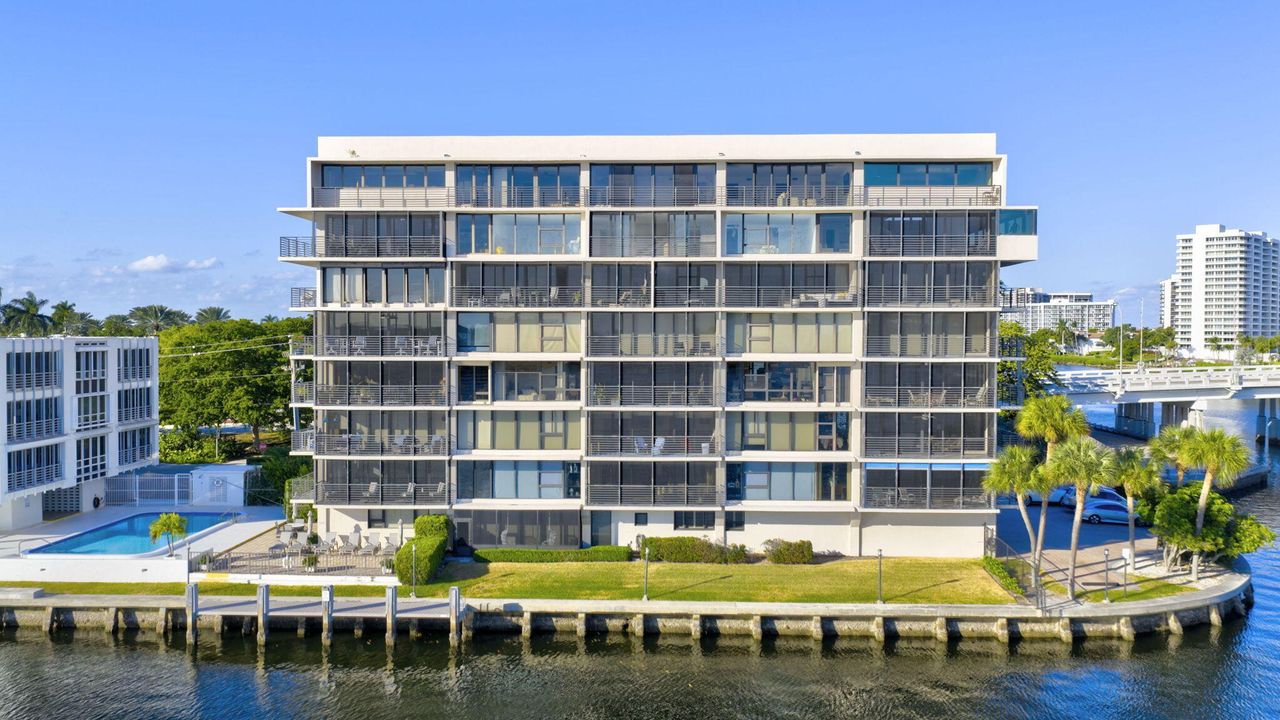 待售: $1,100,000 (2 贝兹, 2 浴室, 1565 平方英尺)