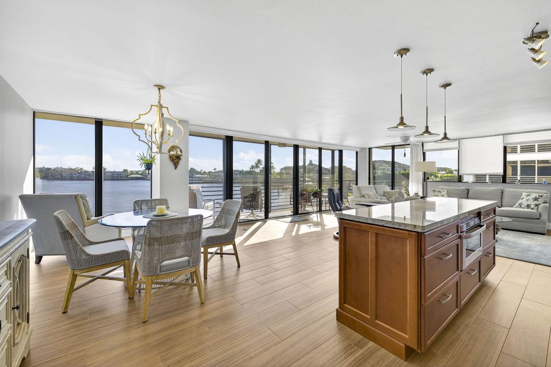 待售: $1,100,000 (2 贝兹, 2 浴室, 1565 平方英尺)