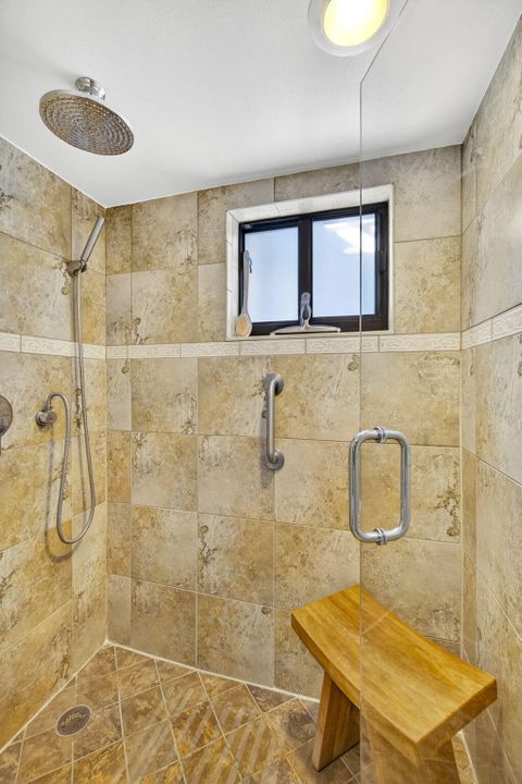 待售: $1,100,000 (2 贝兹, 2 浴室, 1565 平方英尺)