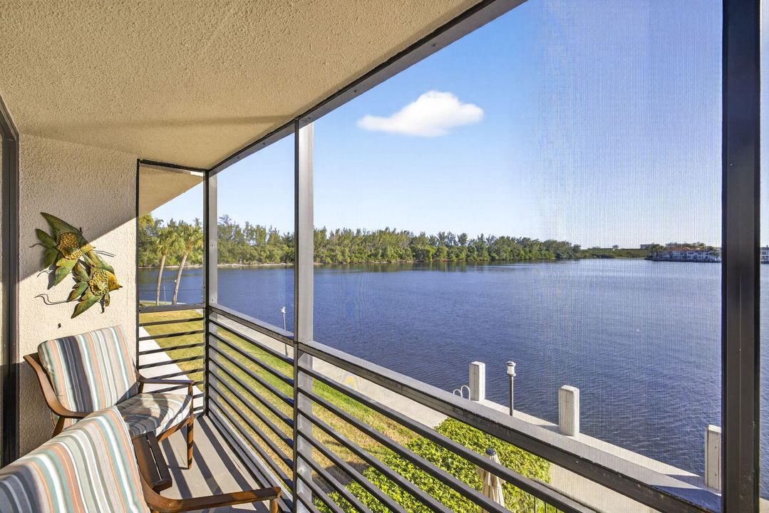 待售: $1,100,000 (2 贝兹, 2 浴室, 1565 平方英尺)