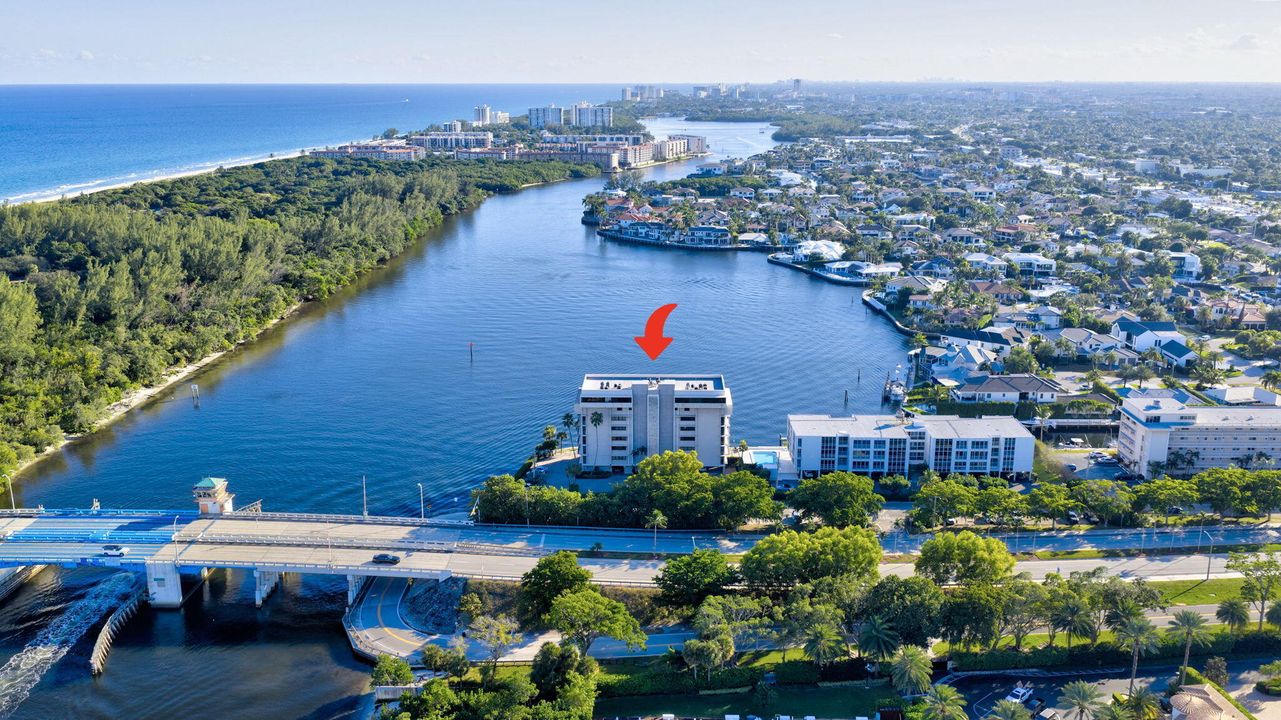 待售: $1,100,000 (2 贝兹, 2 浴室, 1565 平方英尺)