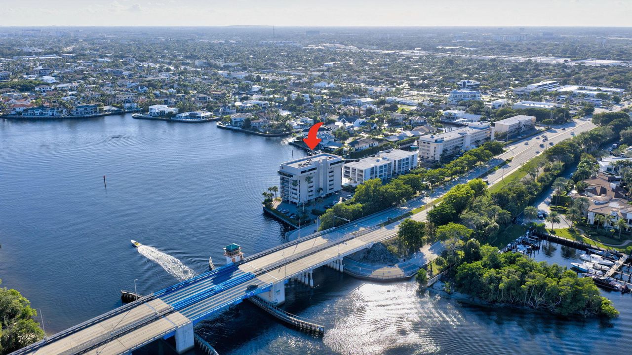 待售: $1,100,000 (2 贝兹, 2 浴室, 1565 平方英尺)