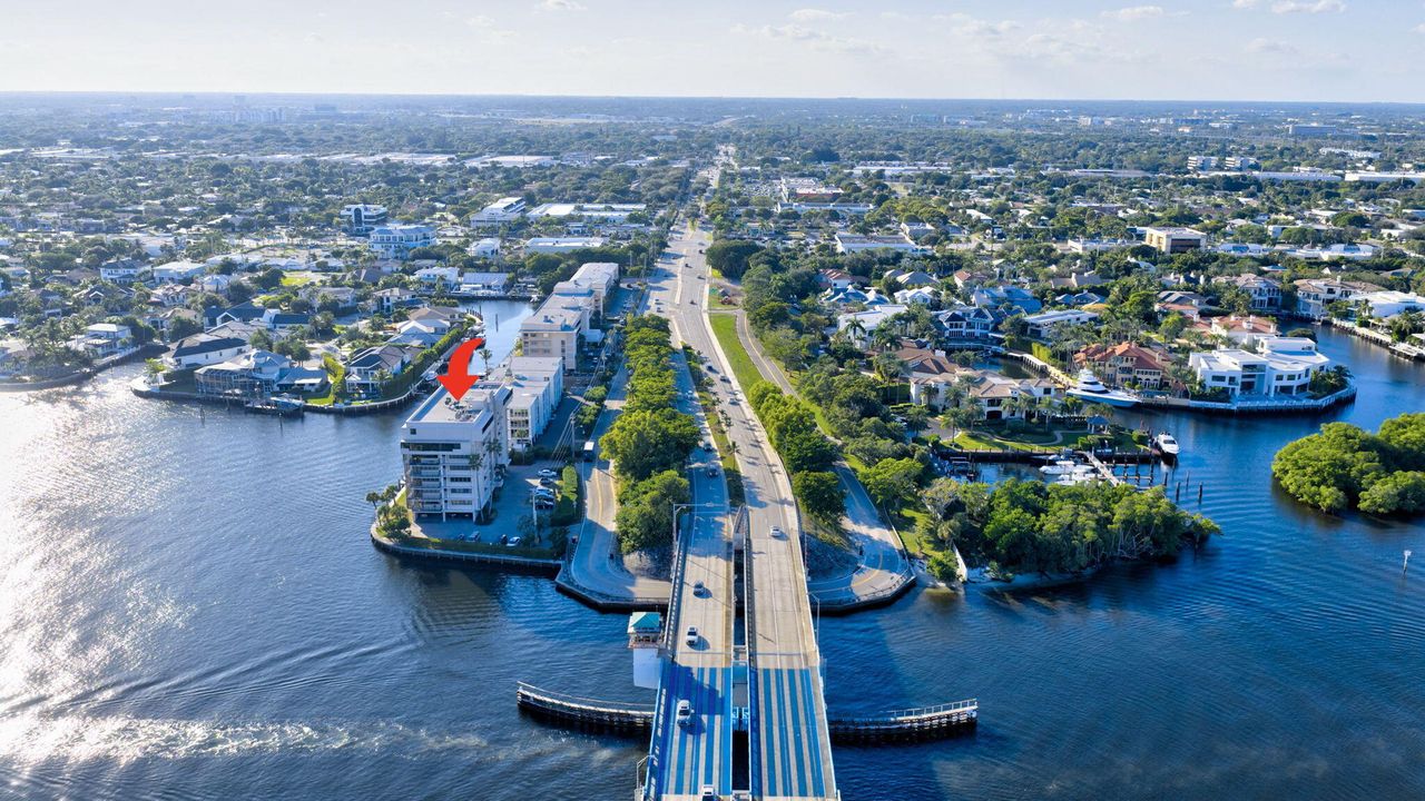 待售: $1,100,000 (2 贝兹, 2 浴室, 1565 平方英尺)