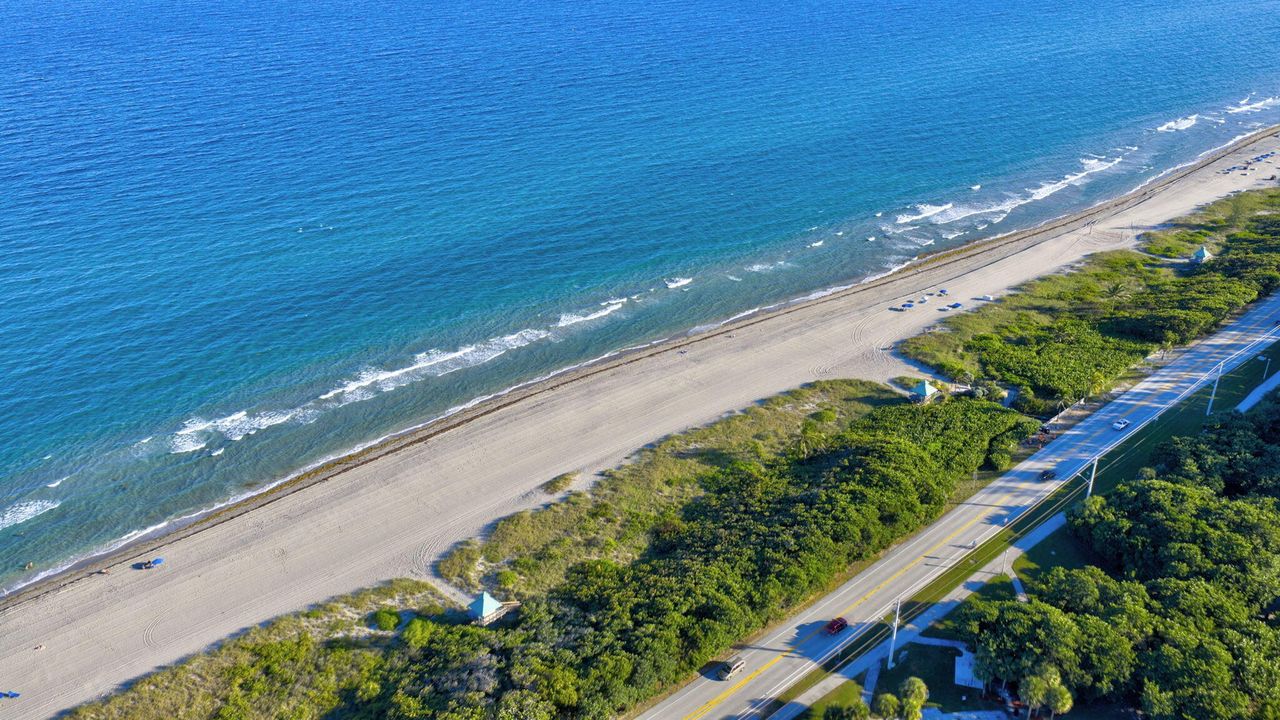 待售: $1,100,000 (2 贝兹, 2 浴室, 1565 平方英尺)