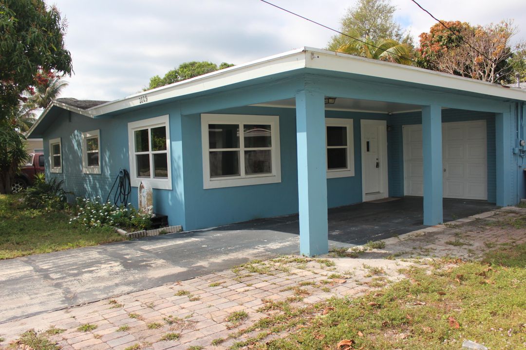 For Sale: $305,500 (3 beds, 2 baths, 1898 Square Feet)