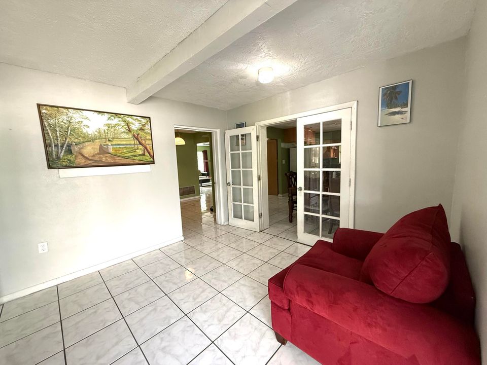 For Sale: $305,500 (3 beds, 2 baths, 1898 Square Feet)