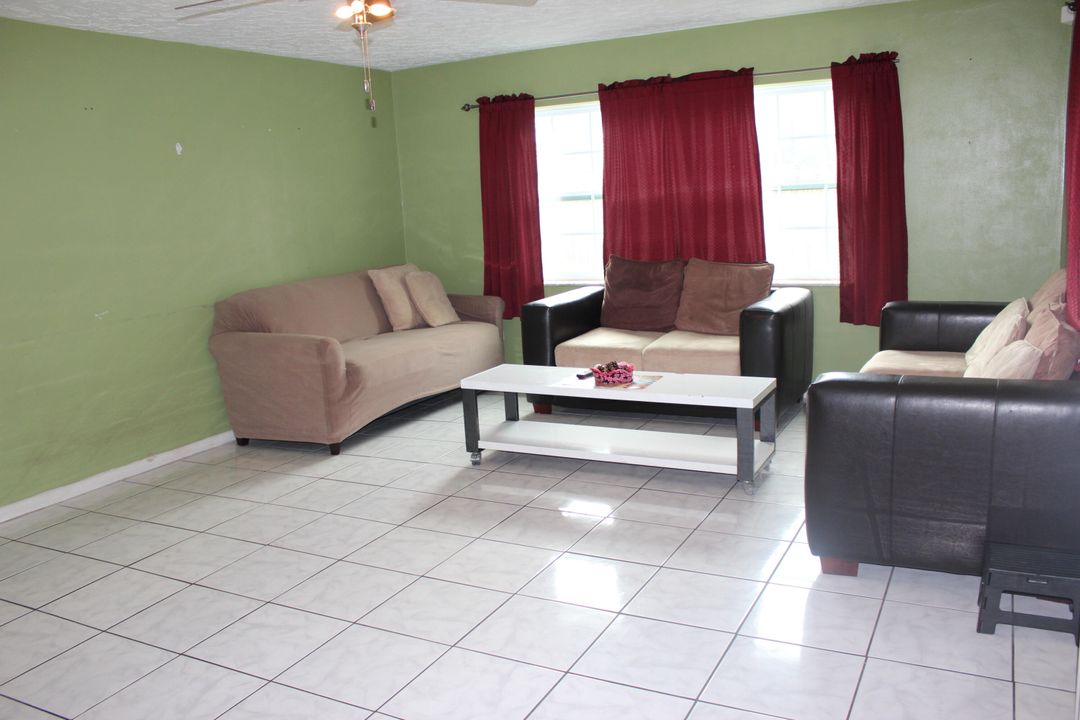 For Sale: $305,500 (3 beds, 2 baths, 1898 Square Feet)