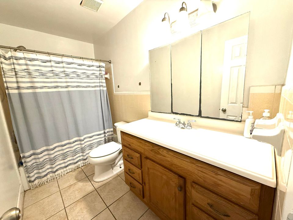 For Sale: $305,500 (3 beds, 2 baths, 1898 Square Feet)