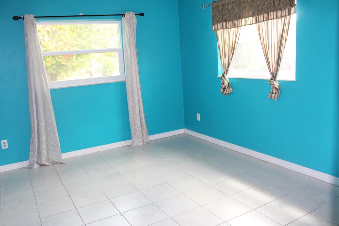 For Sale: $305,500 (3 beds, 2 baths, 1898 Square Feet)