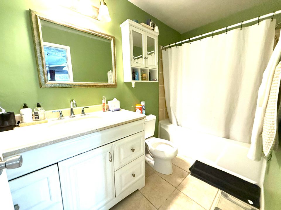 For Sale: $305,500 (3 beds, 2 baths, 1898 Square Feet)