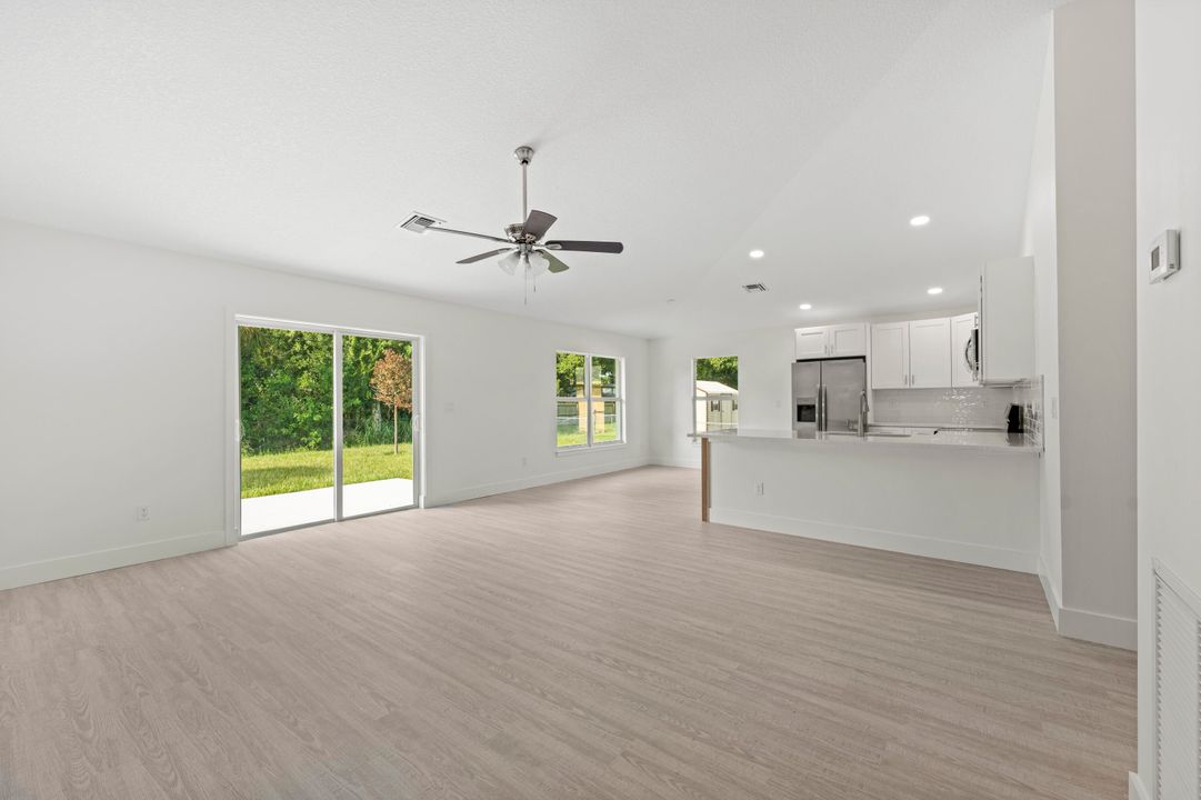 For Rent: $2,295 (3 beds, 2 baths, 1382 Square Feet)