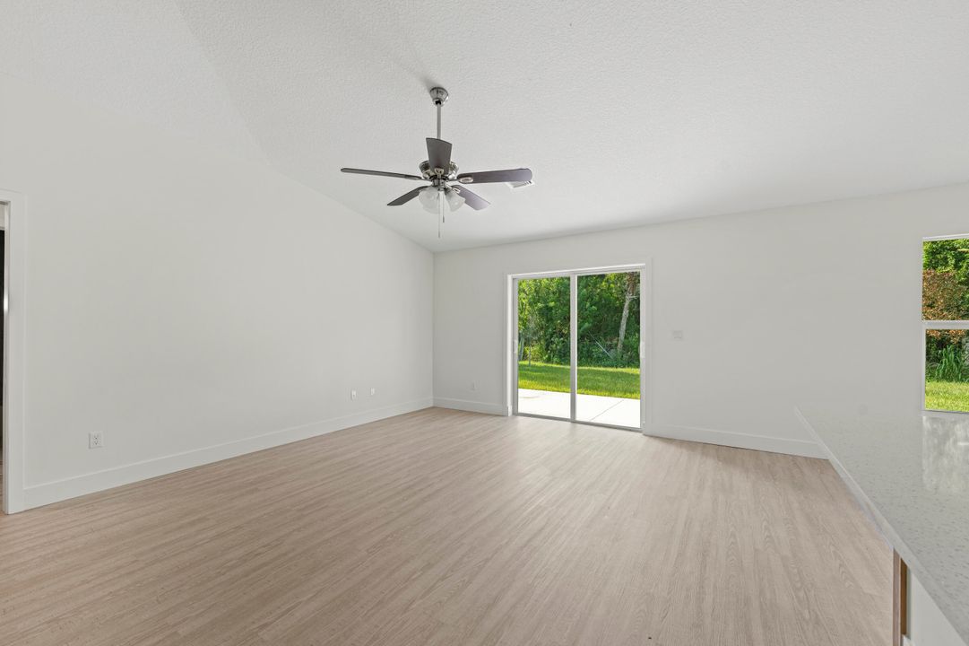 For Rent: $2,295 (3 beds, 2 baths, 1382 Square Feet)