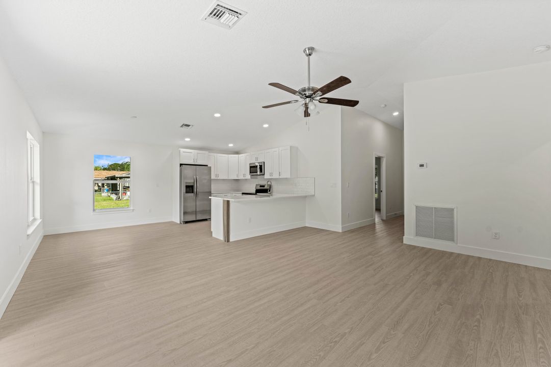 For Rent: $2,295 (3 beds, 2 baths, 1382 Square Feet)