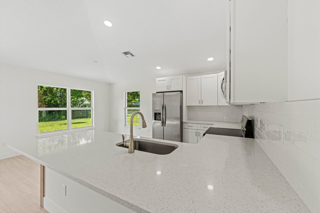 For Rent: $2,295 (3 beds, 2 baths, 1382 Square Feet)