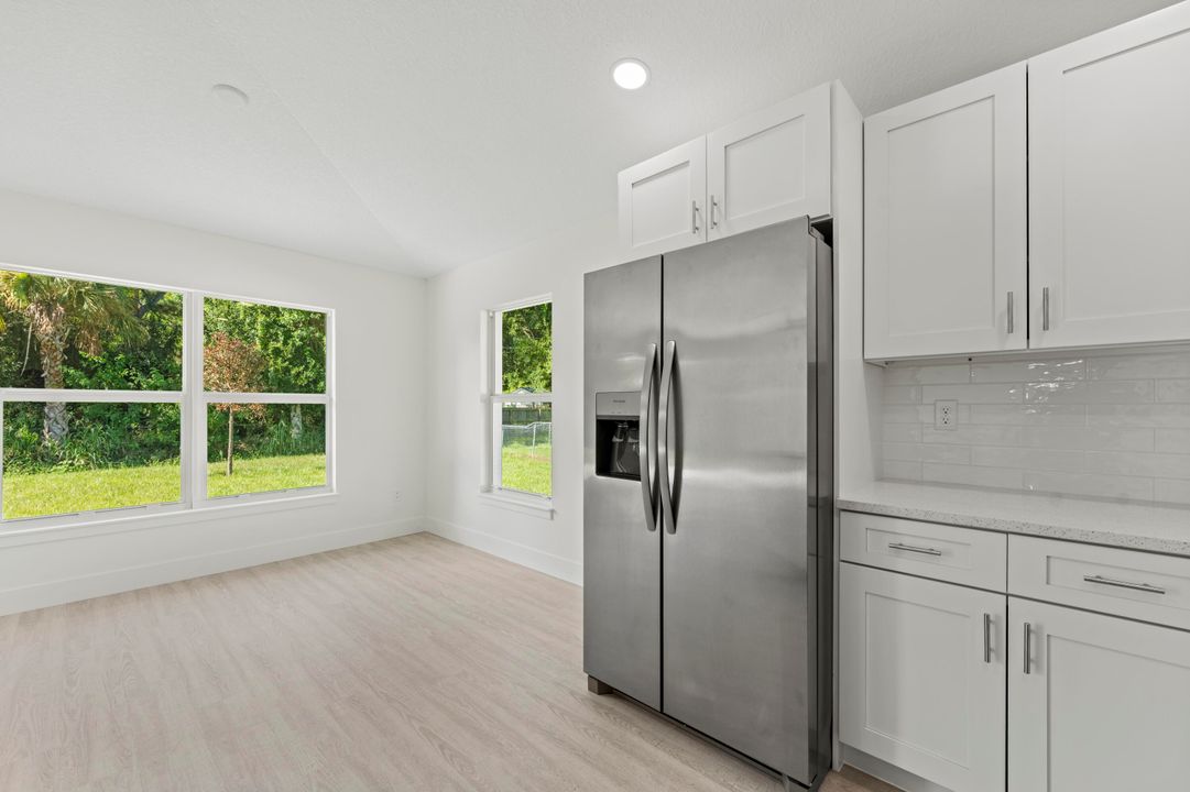 For Rent: $2,295 (3 beds, 2 baths, 1382 Square Feet)