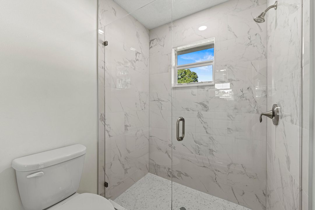 For Rent: $2,295 (3 beds, 2 baths, 1382 Square Feet)